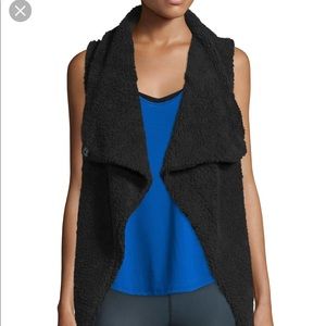Alo yoga black cozy up vest small faux fur